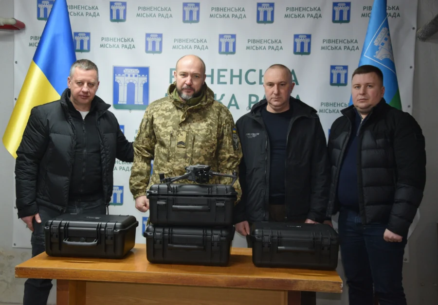 Чергову партію квадрокоптерів передала ЗСУ громада на Рівненщині - фото 1