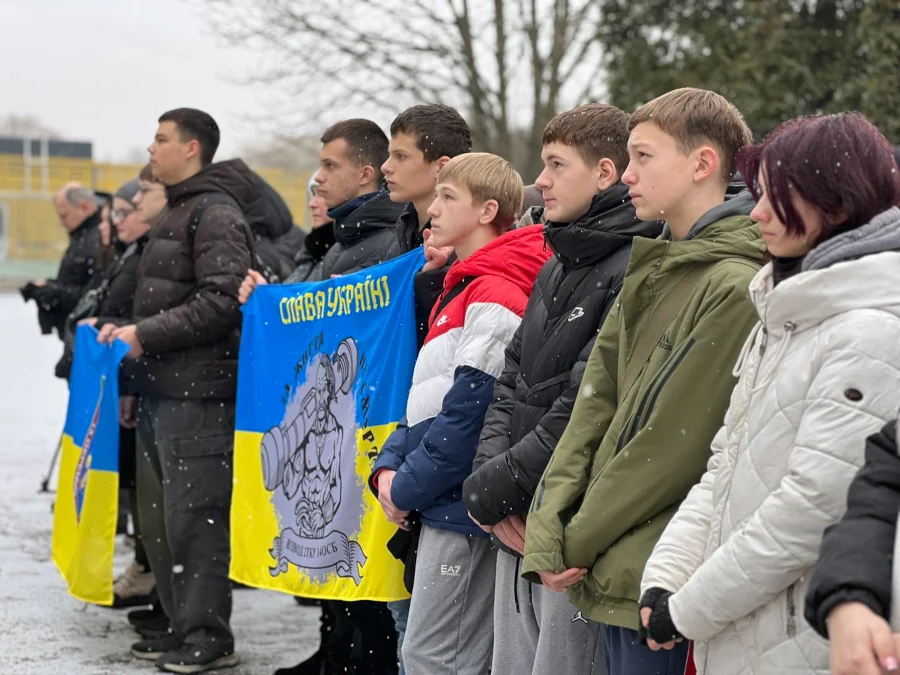 Пам'ять про полеглого захисника вшанували у Рівненському ліцеї №2 - фото 2