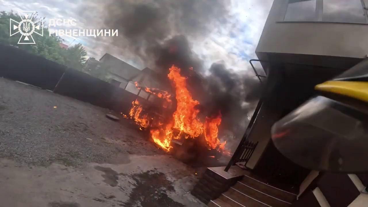 Під час пожежі на Рівненщині постраждала жінка та згоріло майно