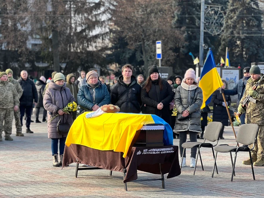 У Рівному провели в останню дорогу захисника Юрія Лінкіна - фото 1