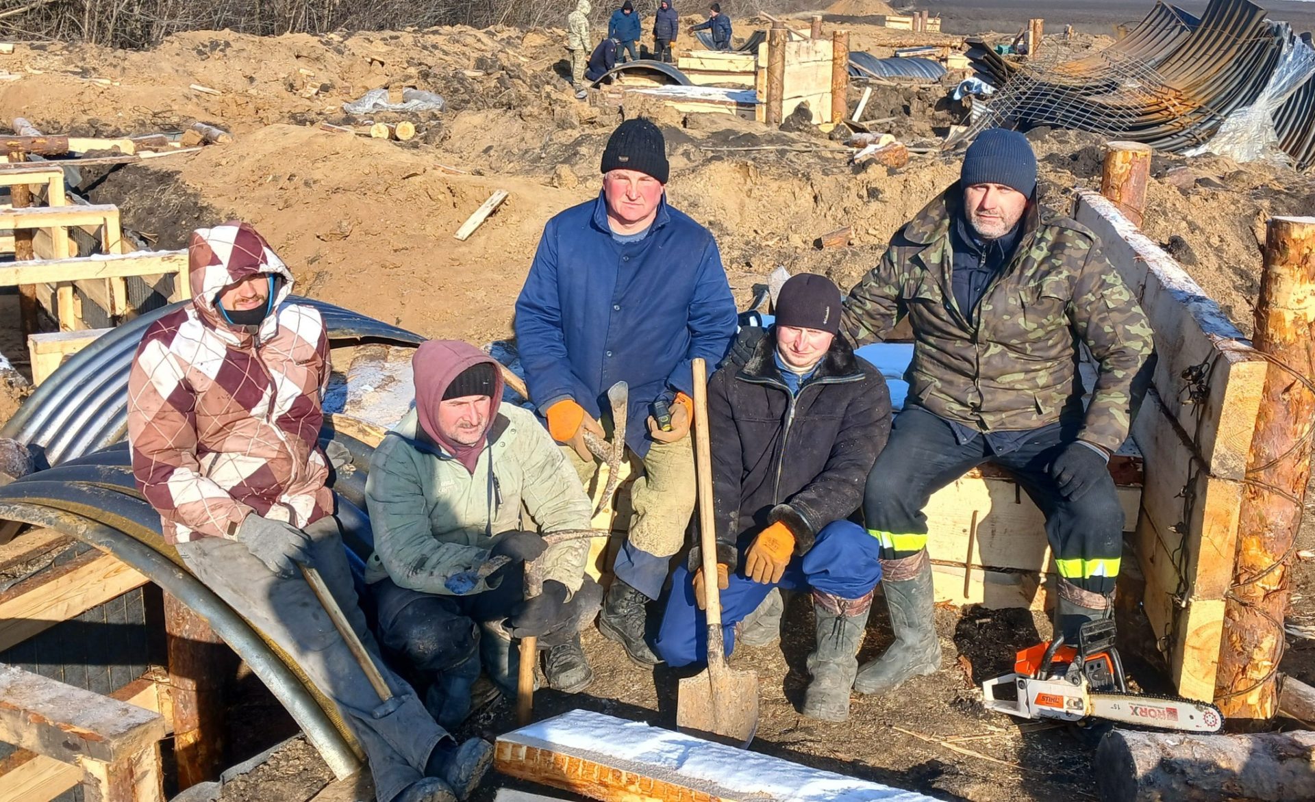 Громади Рівненщини посилюють оборонні споруди