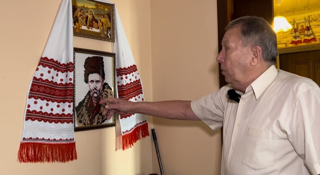 Перший свій рушник житель Рівненщини вишив з рукава маминої сорочки - фото 2
