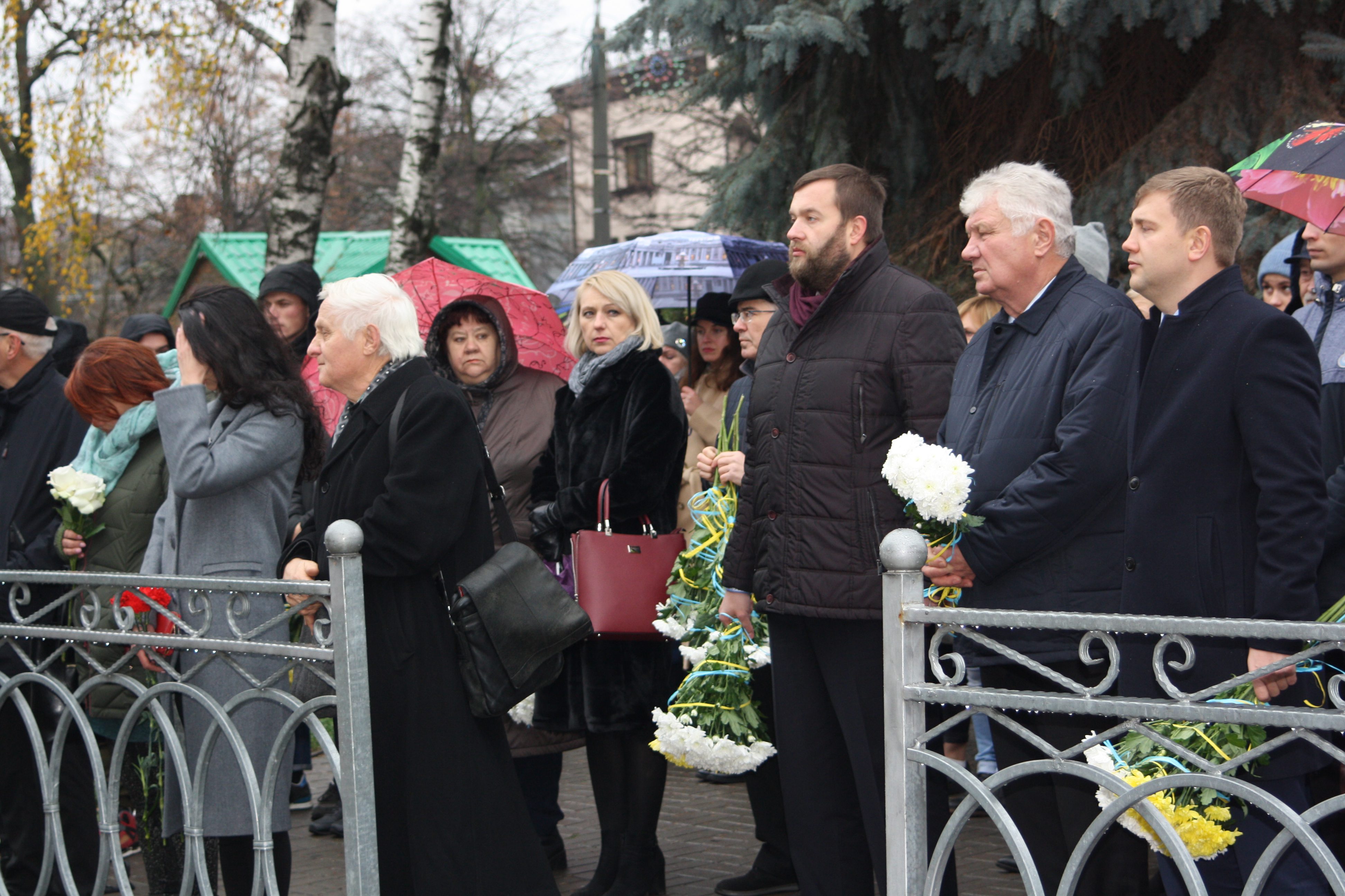 Сьогодні, у День Гідності та Свободи, рівняни вшанували полеглих героїв