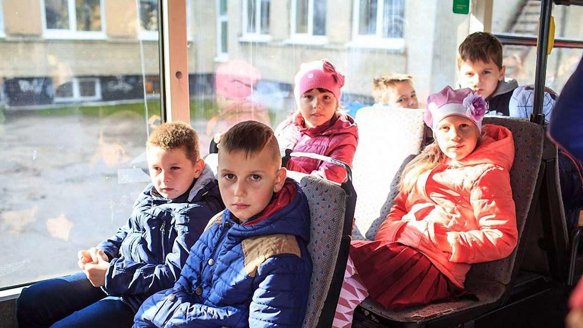 50% платитимуть у транспорті рівненські школярі