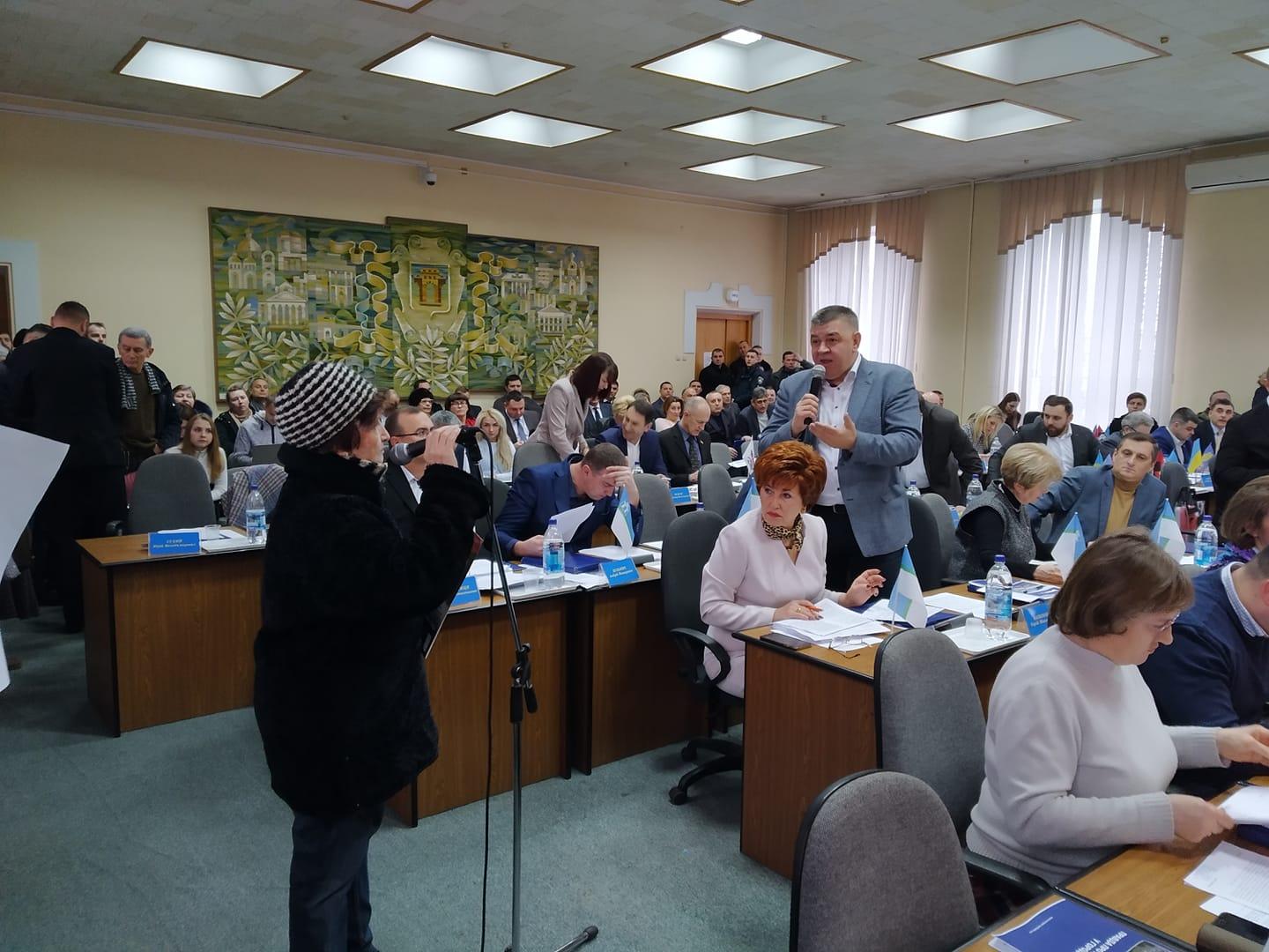 На сесію Рівнеради прийшли дачники