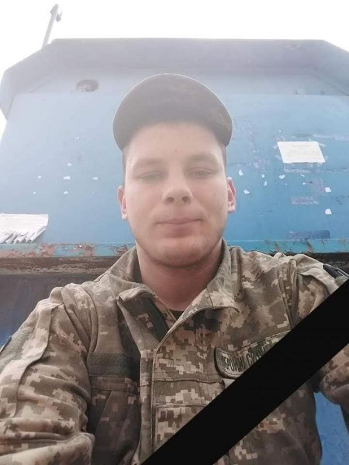 Рівненщина на колінах зустріла загиблого героя