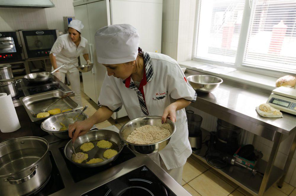 Кухарки із Закарпаття і Тернопільщини підтвердили кваліфікацію у Рівному (фото)