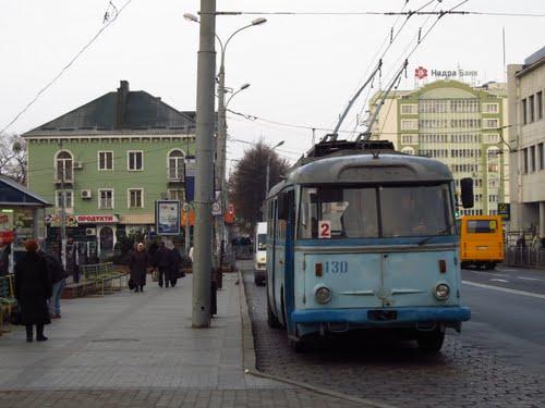 Дедалі більше рівнян пересідають з маршруток на тролейбуси
