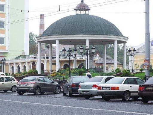 Платні парковки могли б вирішити транспортну проблему в центрі Рівного