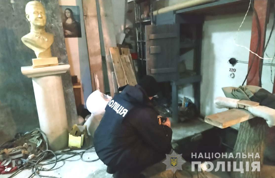 Поліцейські затримали чоловіка, причетного до вбивства та замаху на умисне вбивство
