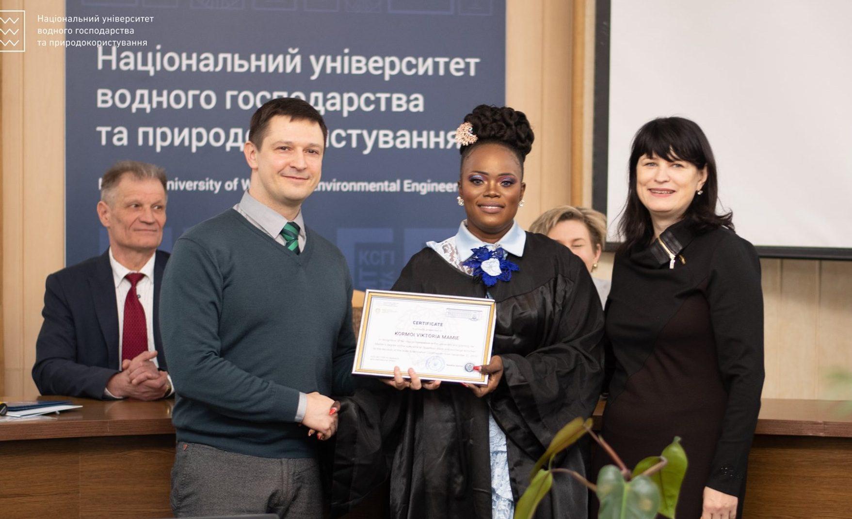 У Рівному студентам-іноземцям вручили дипломи.
