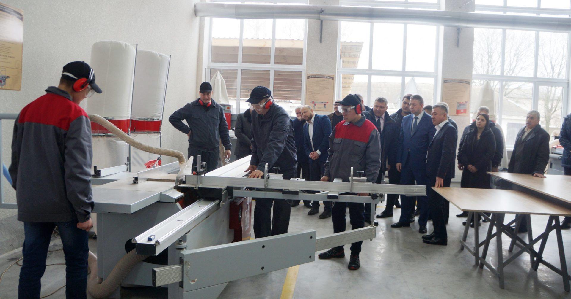 Центр підготовки столярів відкрили на Березнівщині