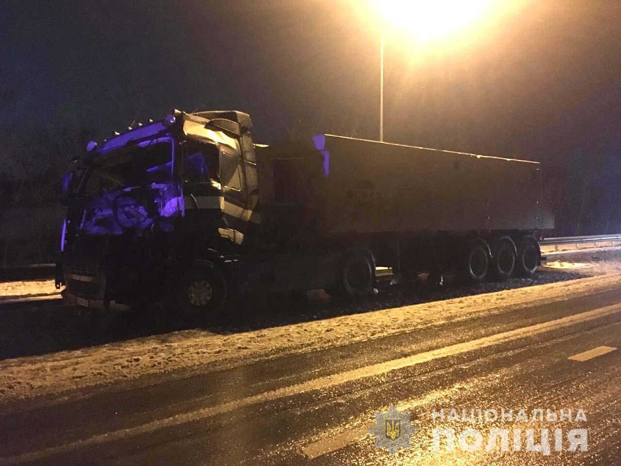 Дві вантажівки не розминулись у Рівненському районі