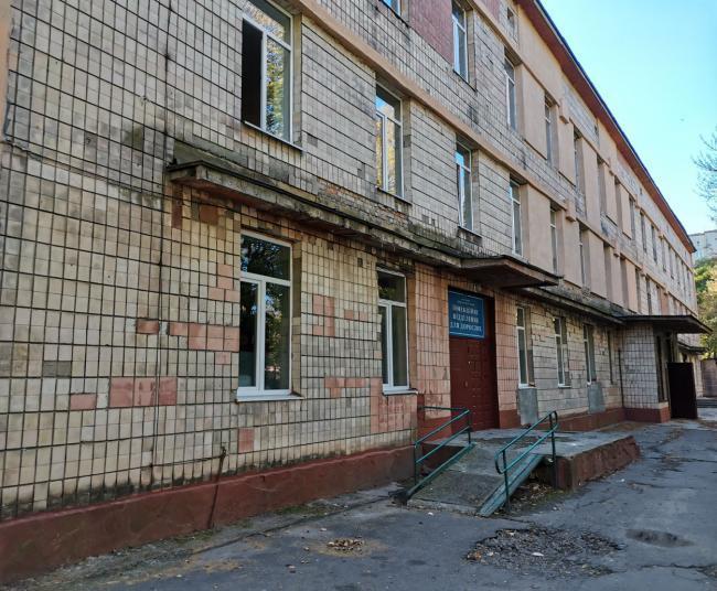 Медики Рівного б’ють на сполох: лікарні переповнені, бракує медпрацівників і кисню