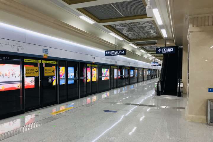 У китайському Ухані знову запрацювало метро