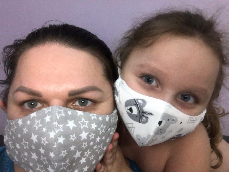 Рівнянки під час карантину почали шити маски Рівнянки під час карантину почали шити маски
