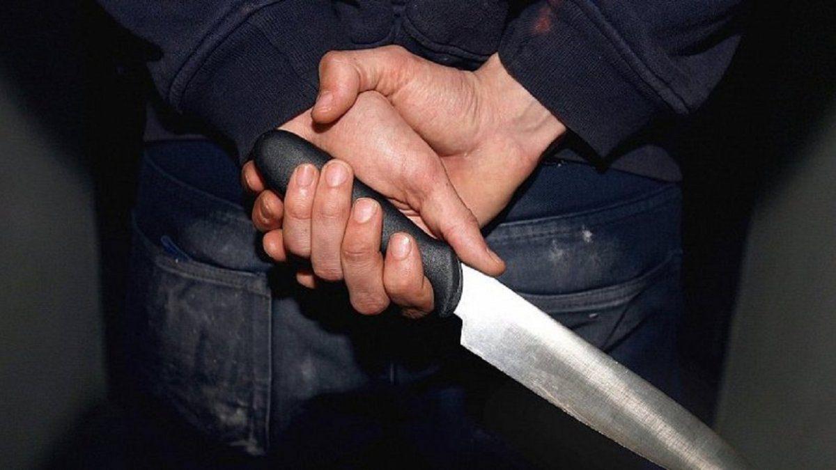 На Рівненщині чоловік розкладним ножем покалічив свого гостя