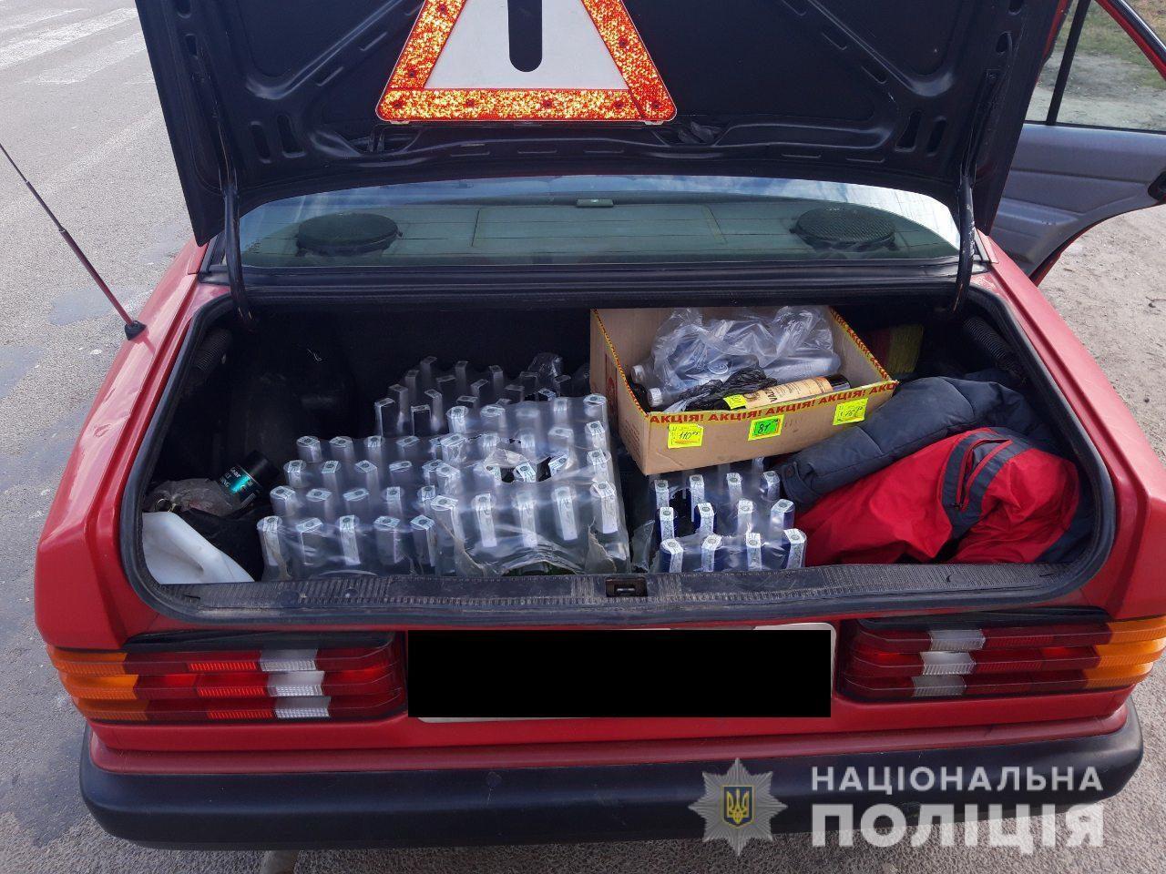 На Рівненщині лучанин перевозив підроблену горілку На Рівненщині лучанин перевозив підроблену горілку