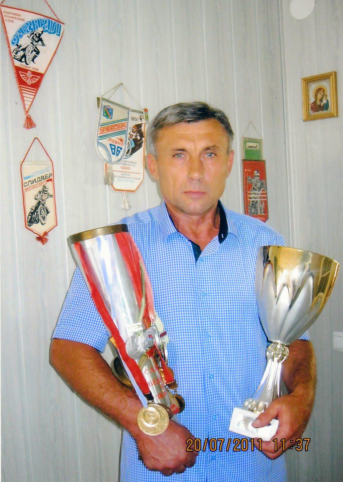 Історія успіху рівненського гонщика у новій книзі