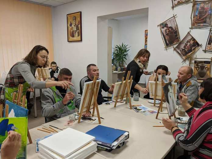 Реабілітація малюванням, після якої починають знову розмовляти