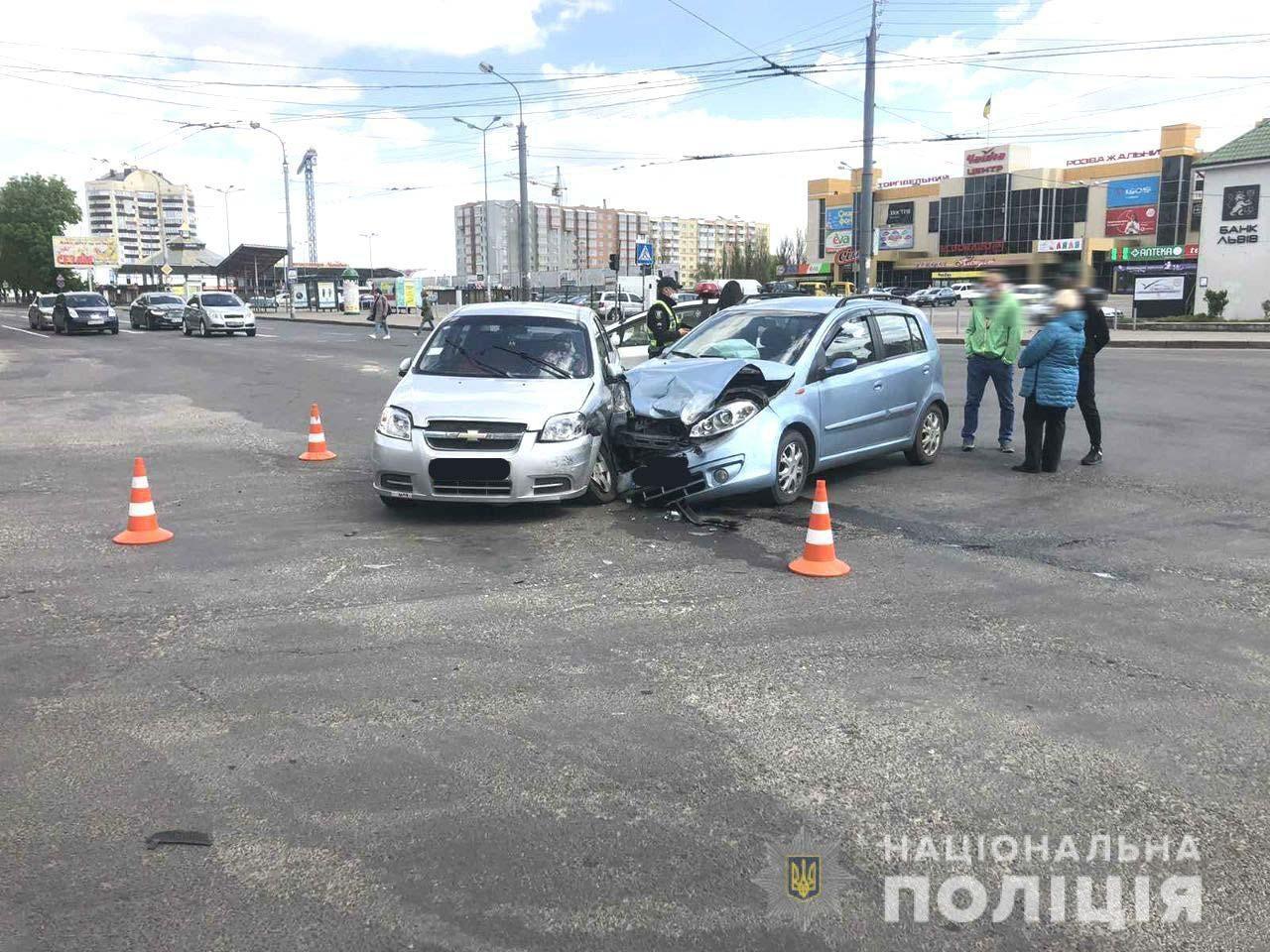 Проїхав на червоний: у Рівному сталася ДТП