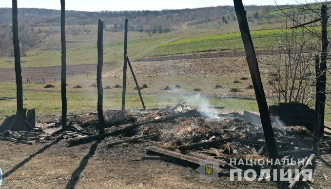 Погрозами не обмежився: на Рівненщині молодик підпалив сіновал