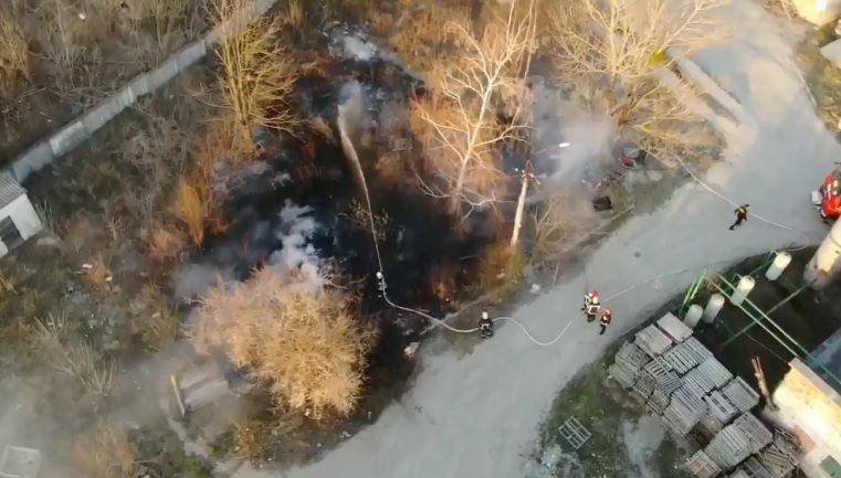 У Рівному на відкритій території ПрАТ "Рембуд" сталася пожежа