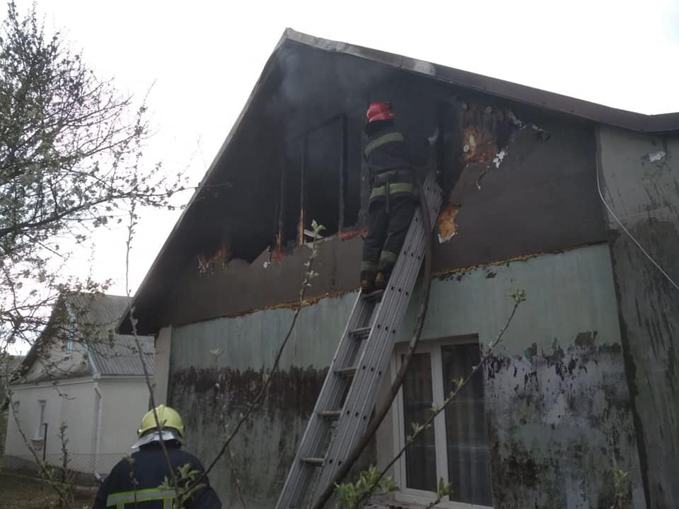 Дубенські вогнеборці врятували від вогню житловий будинок