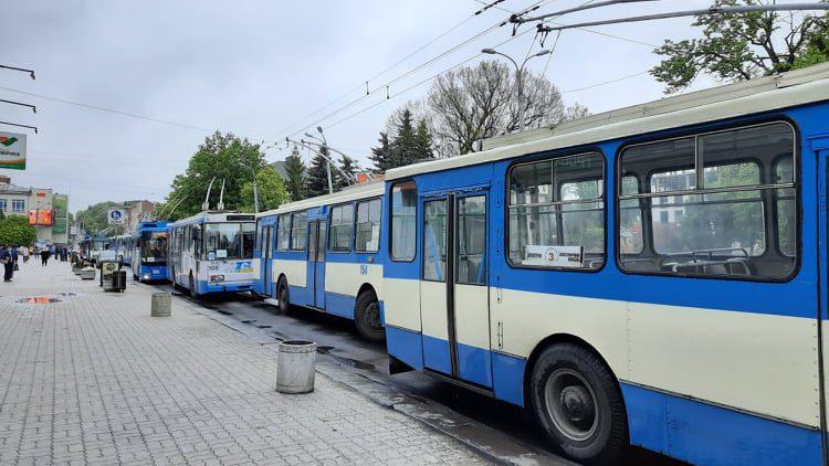 У центрі Рівного зупинилися тролейбуси