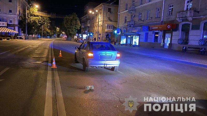 У Рівному під колесами авто травмувався чоловік