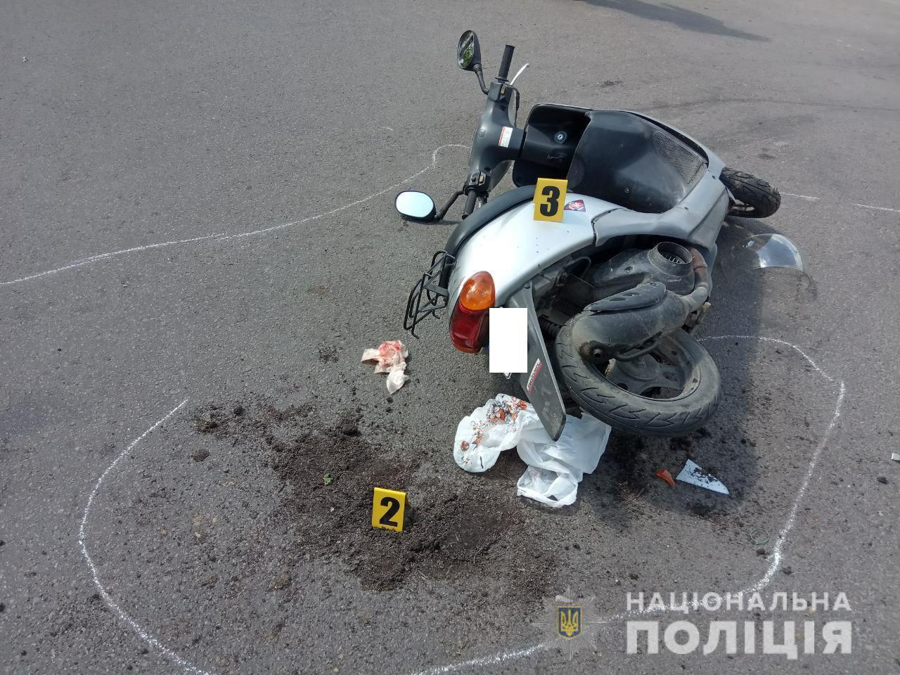 Збив мопедистку та втік  водій легковика у Дубні