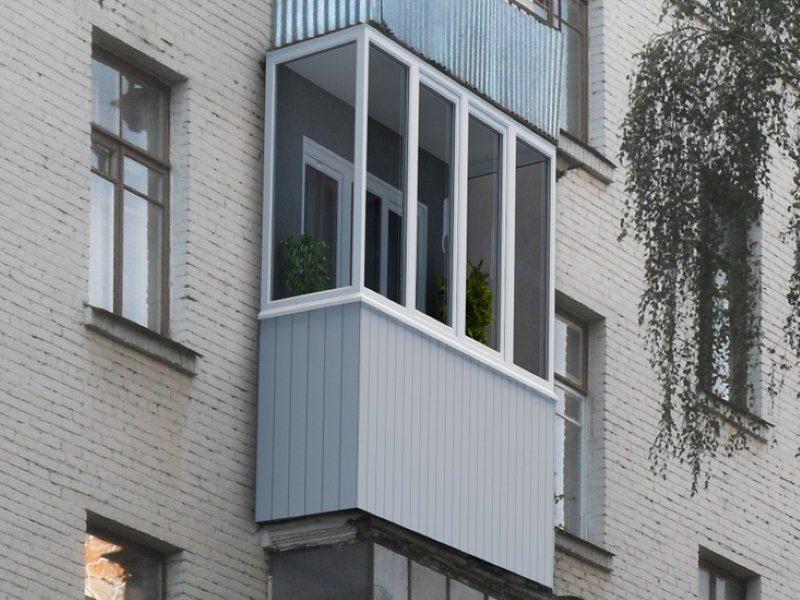 Куда додати площу балкона