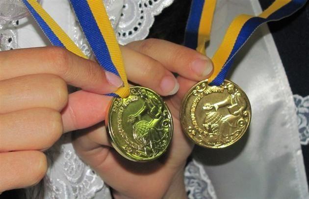 Випускники Рівного зможуть отримати медалі без атестації
