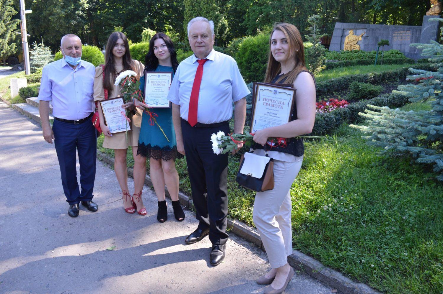 Міський голова Рівного нагородив успішну молодь (фото)