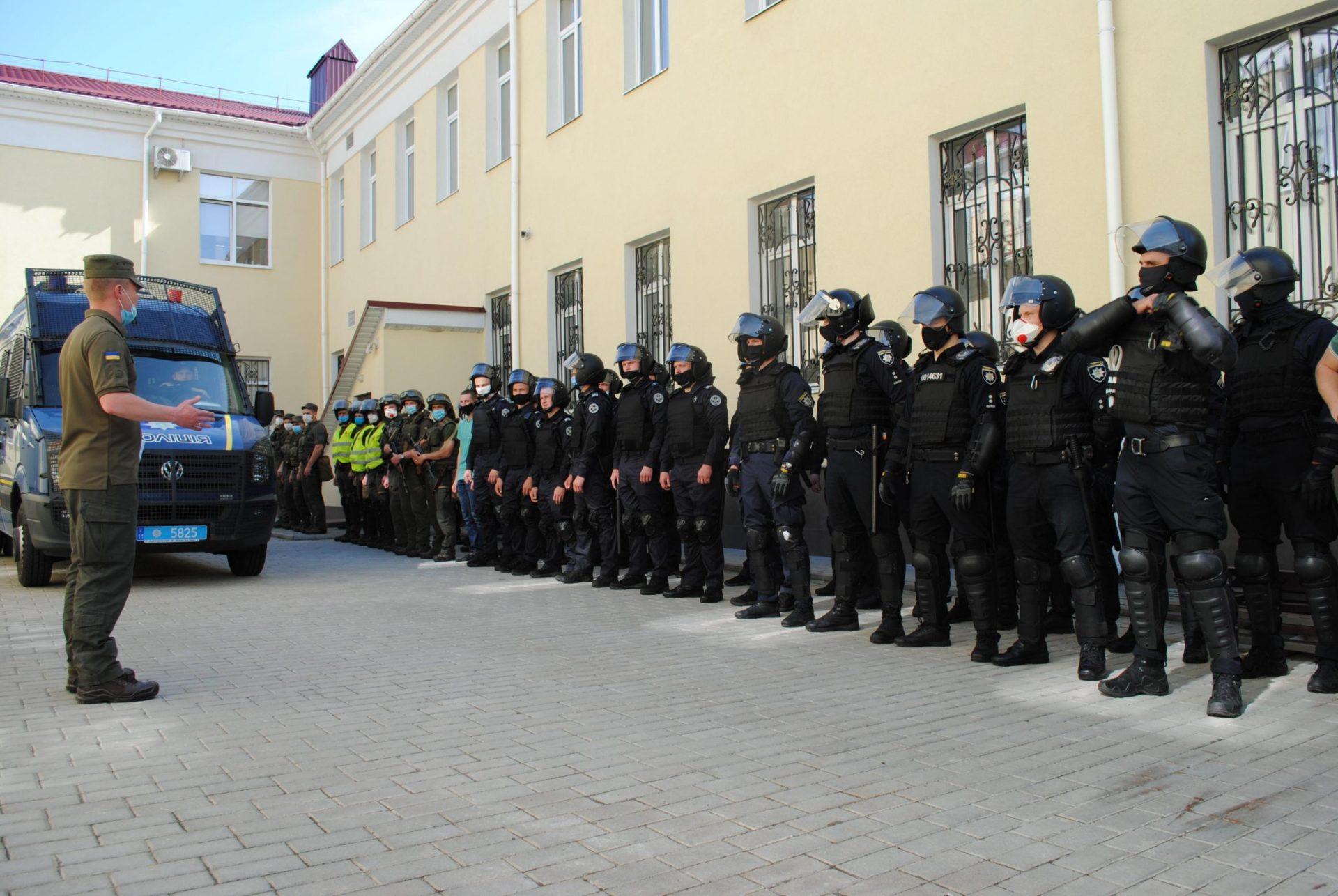 У Рівному правоохоронці різних структур проводили спільні навчання у суді