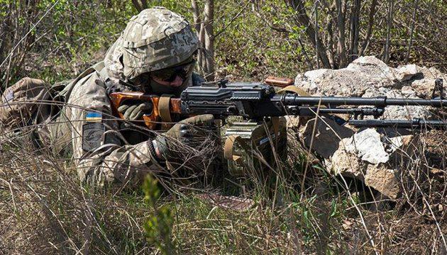 Окупанти 17 разів порушили “тишу”, поранені двоє бійців