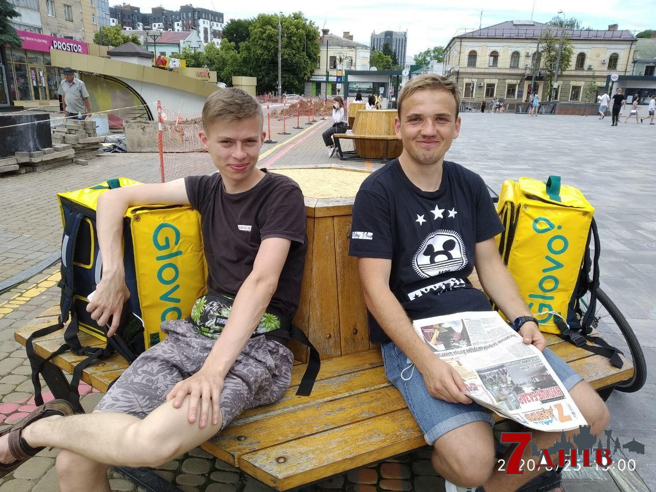 Доставка Glovo вже в Рівному біля Злати (ВІДЕО)