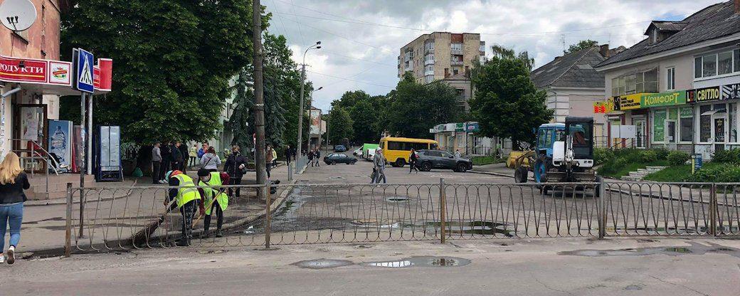 Вулицю Шевченка в Рівному невдовзі відкриють для проїзду (ВІДЕО)