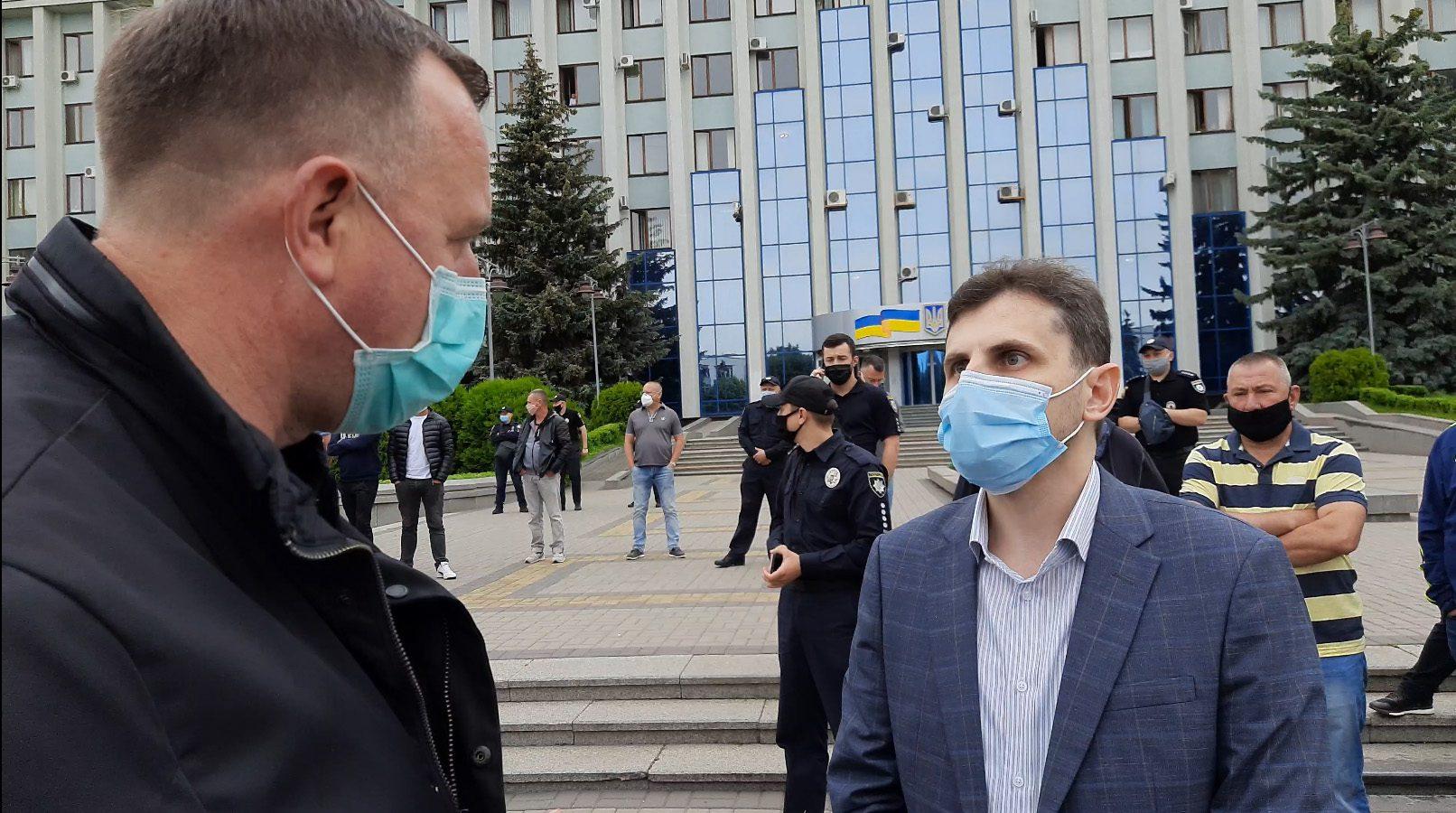 Головний санлікар Рівненщини перевізникам: Частина з вас найближчим часом може опинитися в лікарнях (ВІДЕО)