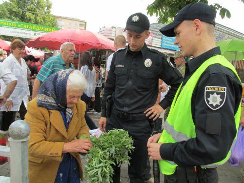 Чи заборонять рівнянам торгувати на тротуарі