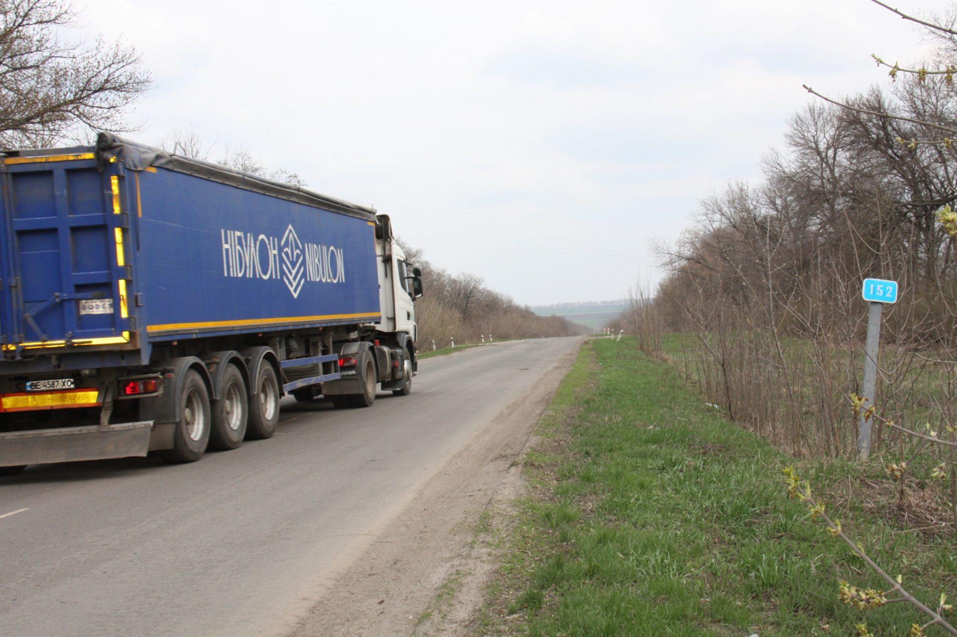 Через спеку на Рівненщині обмежено рух вантажівок (Карта відстою транспорту)