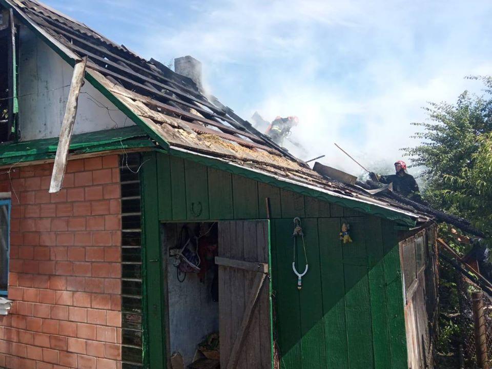 У Клевані рятувальники гасили пожежу у приватному будинку (ФОТО)