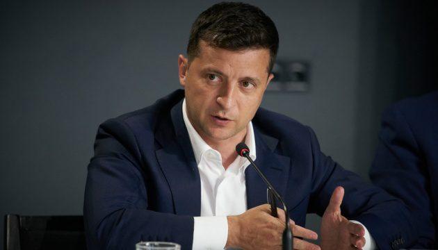 Зеленський привітав звільнених заручників у Луцьку і стер адресоване відео терористу з Фейсбук