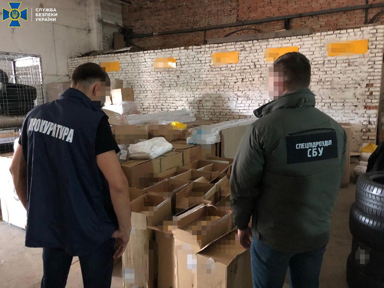 СБУ вилучила у Рівному оптову партію контрабандних сигарет