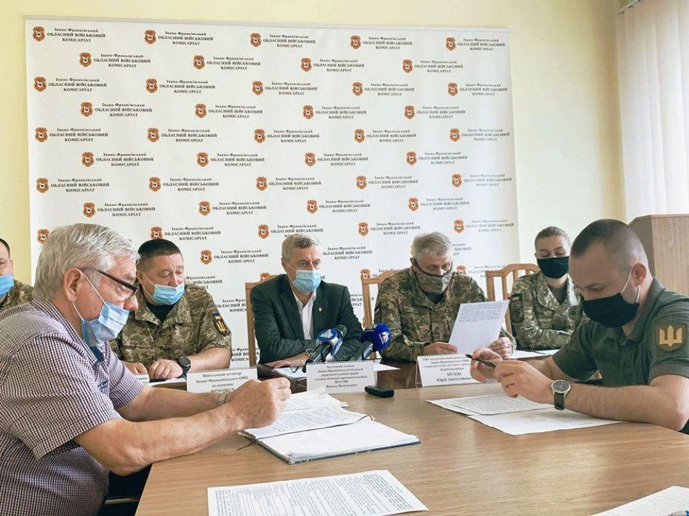 Чи встигнуть рівненські призовники стати абітурієнтами