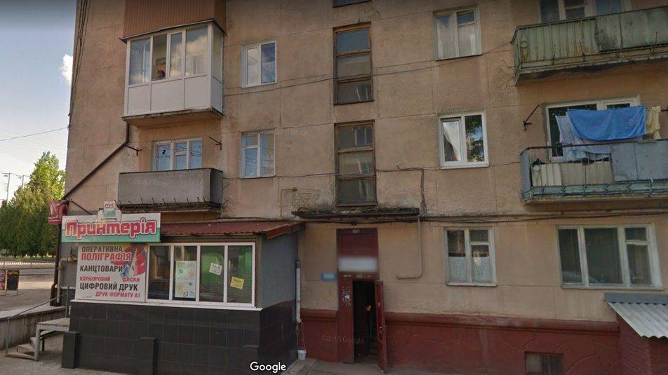Вибух і вибите вікно у жилому будинку Рівного
