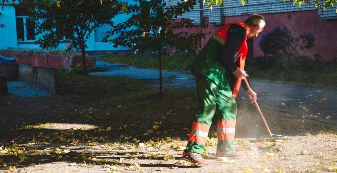 Хто повинен прибирати рівненські вулиці