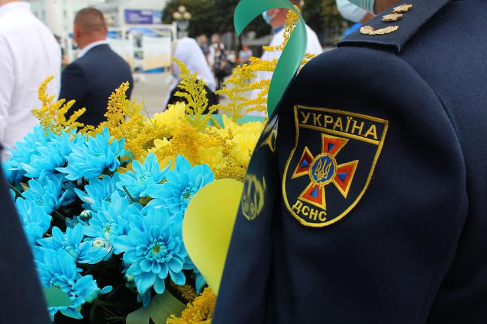 Рівненські рятувальники прийняли участь в урочистих заходах з нагоди 29-ї річниці Незалежності України (ФОТО) Рівненські рятувальники прийняли участь в урочистих заходах з нагоди 29-ї річниці Незалежності України (ФОТО)