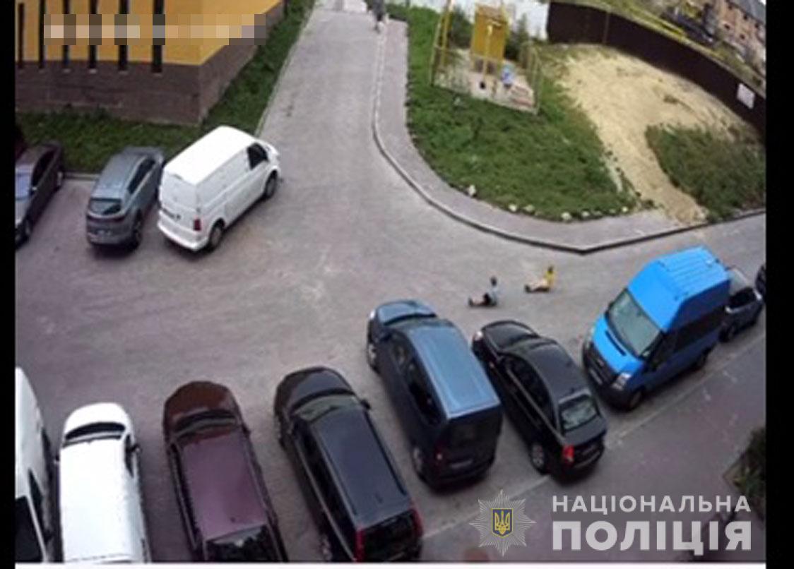 Малолітній рівнянин потрапив під колеса авто на прибудинковій території Малолітній рівнянин потрапив під колеса авто на прибудинковій території