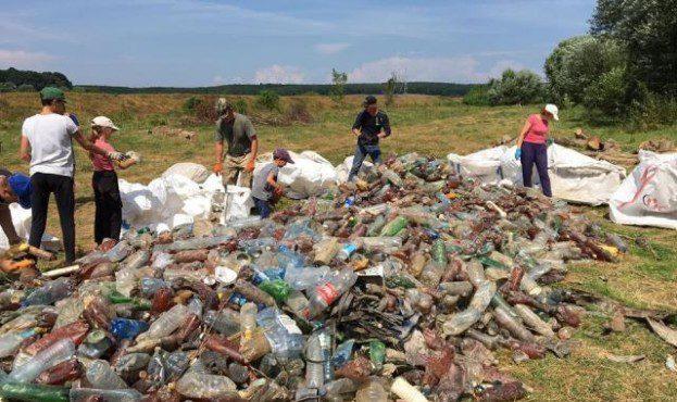 Тонни сміття з річки Боржава – масштабне очищення на Закарпатті